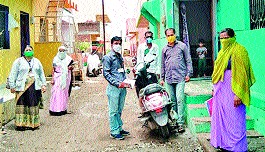 Corona's first victim in Chandwad city; 59-year-old Isma dies; The number of patients reached five | चांदवड शहरात कोरोनाचा पहिला बळी; ५९ वर्षीय इसमाचा मृत्यू; बाधितांची रुग्णसंख्या पोहोचली पाचवर Corona's first victim in Chandwad city; 59-year-old Isma dies; The number of patients reached five | चांदवड शहरात कोरोनाचा पहिला बळी; ५९ वर्षीय इसमाचा मृत्यू; बाधितांची रुग्णसंख्या पोहोचली पाचवर