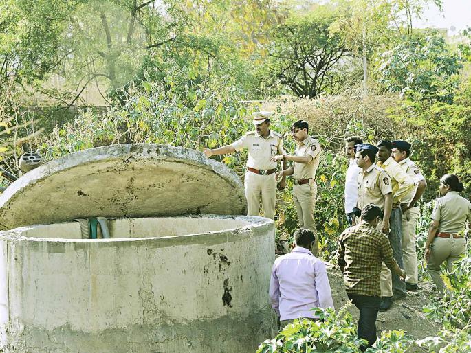 In the Drainage Chamber, the end of both ends, one missing and four serious | ड्रेनेज चेम्बरमध्ये गुदमरून दोघां जणांचा अंत, एक बेपत्ता, चार गंभीर