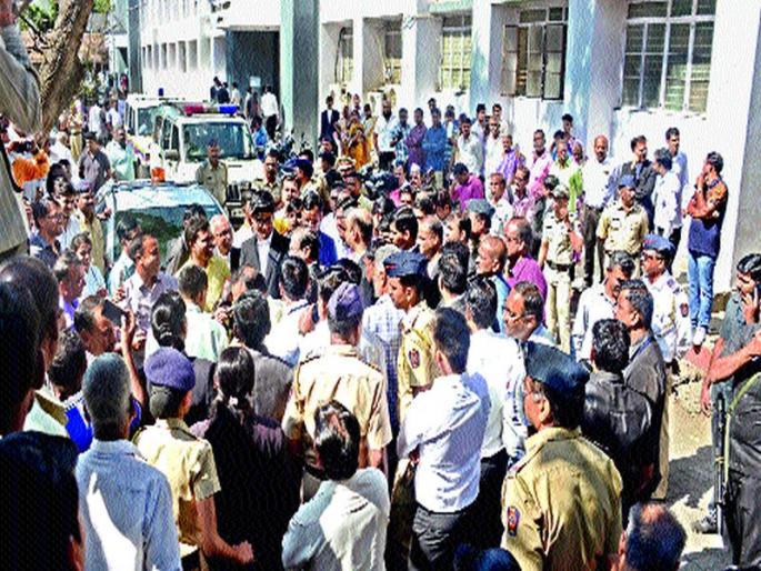 Demand for the death penalty | आरोपींना मृत्युदंड देण्याची मागणी