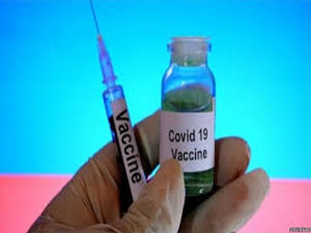 Vaccination in the city stalled as the dose ran out | डोस संपल्याने शहरातील लसीकरण ठप्प Vaccination in the city stalled as the dose ran out | डोस संपल्याने शहरातील लसीकरण ठप्प