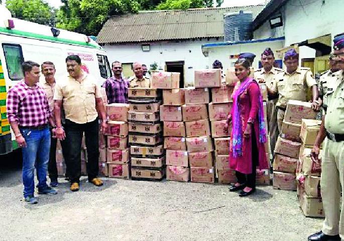 Ammunition seized from 4 ambulances | १०८ रुग्णवाहिकेतून दारुसाठा जप्त Ammunition seized from 4 ambulances | १०८ रुग्णवाहिकेतून दारुसाठा जप्त