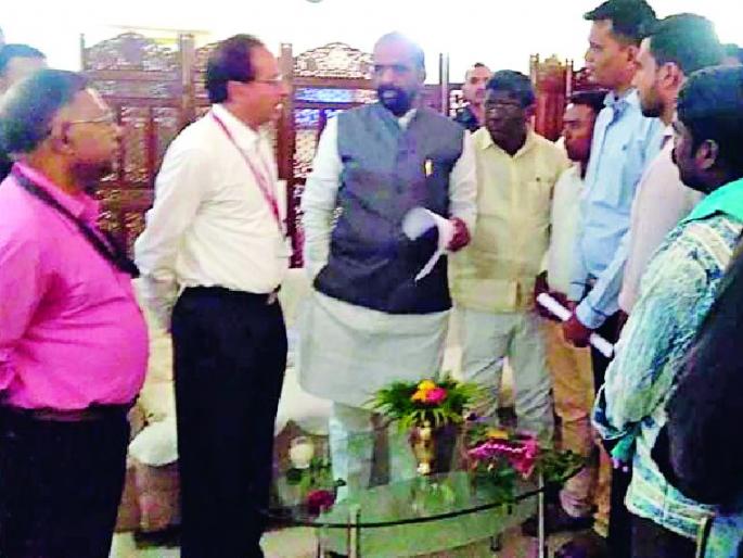 Pending pending issues of armament factory workers | आयुध निर्माणीतील कामगारांच्या प्रलंबित समस्या सुटणार Pending pending issues of armament factory workers | आयुध निर्माणीतील कामगारांच्या प्रलंबित समस्या सुटणार