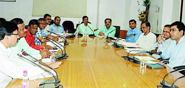 Implement the scholarship scheme | शिष्यवृत्ती योजनेची अंमलबजावणी करा Implement the scholarship scheme | शिष्यवृत्ती योजनेची अंमलबजावणी करा