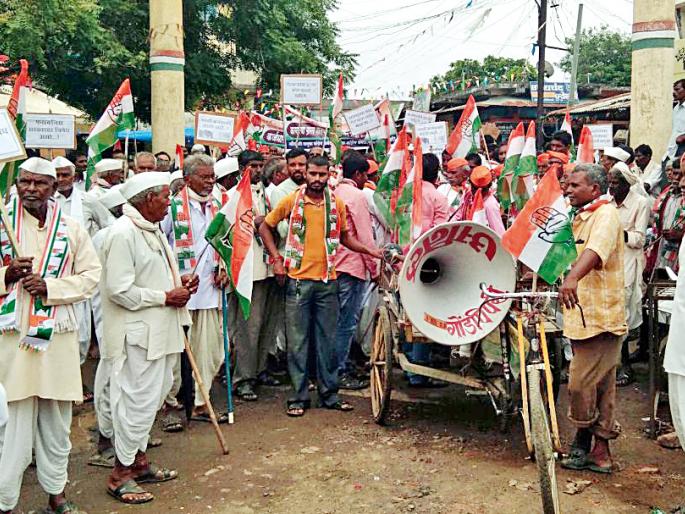 Against debt waivers, the farmers did not have a front | कर्जमाफीच्या विरोधात शेतकºयांचा मोर्चा धडकला Against debt waivers, the farmers did not have a front | कर्जमाफीच्या विरोधात शेतकºयांचा मोर्चा धडकला