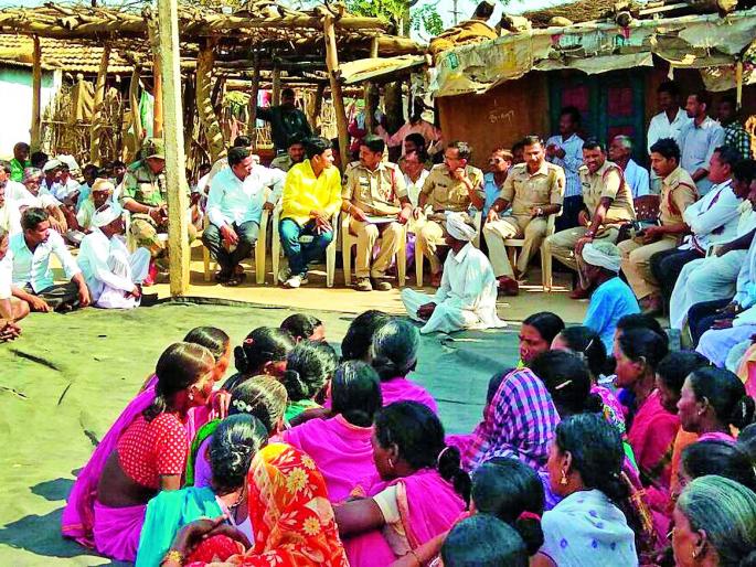 The villagers of Premnagar left the village | अन् प्रेमनगरातील ग्रामस्थांनी गावच सोडले The villagers of Premnagar left the village | अन् प्रेमनगरातील ग्रामस्थांनी गावच सोडले