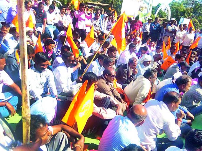 Monday, 'Agitation' on Monday | सोमवार ठरला ‘आंदोलन’वार