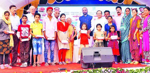 Provide best treatment to the poor | गरिबांना उत्तमोत्तम उपचार देणार Provide best treatment to the poor | गरिबांना उत्तमोत्तम उपचार देणार