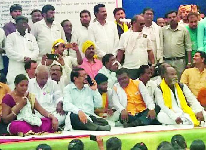 Surge in the state's turf | राजुऱ्यातील मोर्चाने वेधले लक्ष Surge in the state's turf | राजुऱ्यातील मोर्चाने वेधले लक्ष