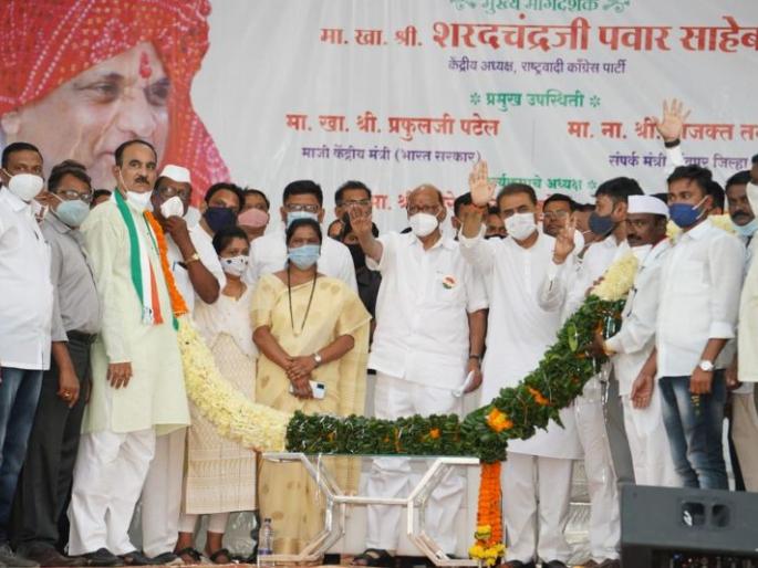 Sharad Pawar's visit; Indications of a new political equation in Chandrapur district | शरद पवारांचा दौरा; चंद्रपूर जिल्ह्यात नव्या राजकीय समीकरणाचे संकेत Sharad Pawar's visit; Indications of a new political equation in Chandrapur district | शरद पवारांचा दौरा; चंद्रपूर जिल्ह्यात नव्या राजकीय समीकरणाचे संकेत