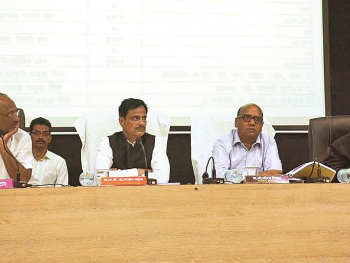 Stop black market of Fertilizer, seeds - Guardian Minister Dr. Ranjeet Patil | खते, बियाण्यांचा काळाबाजार रोखा! - पालकमंत्री डॉ. रणजित पाटील Stop black market of Fertilizer, seeds - Guardian Minister Dr. Ranjeet Patil | खते, बियाण्यांचा काळाबाजार रोखा! - पालकमंत्री डॉ. रणजित पाटील