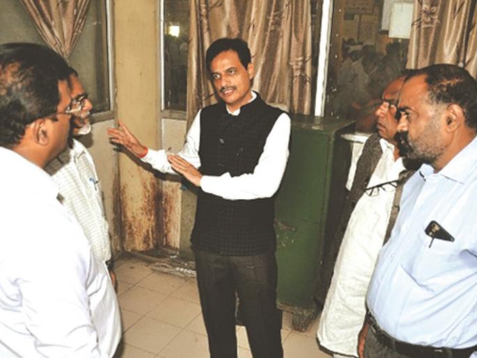 Senior citizens will be 'Sevavrati' in Akola GMC | सर्वोपचार रुग्णालयात ज्येष्ठ नागरिक होणार ‘सेवाव्रती’ Senior citizens will be 'Sevavrati' in Akola GMC | सर्वोपचार रुग्णालयात ज्येष्ठ नागरिक होणार ‘सेवाव्रती’