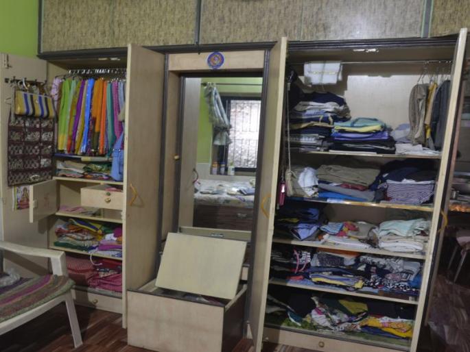 Snooping at the insurance consultant who went to the wedding | लग्नाला गेलेल्या विमा सल्लागाराच्या घरात चोरट्यांचा डल्ला