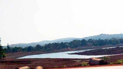 Water flow from the Deoghar medium plant | देवघर मध्यम प्रकल्पातून पाण्याचा विसर्ग सुरू Water flow from the Deoghar medium plant | देवघर मध्यम प्रकल्पातून पाण्याचा विसर्ग सुरू