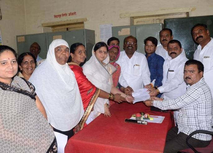 Two nomination papers for the post of Standing Committee Chairman in Dhule Mandal | धुळे मनपात स्थायी समिती सभापती पदासाठी दोन अर्ज दाखल Two nomination papers for the post of Standing Committee Chairman in Dhule Mandal | धुळे मनपात स्थायी समिती सभापती पदासाठी दोन अर्ज दाखल