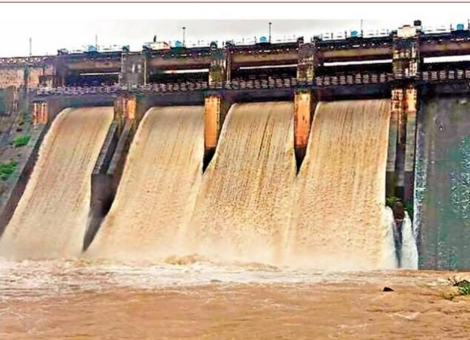 The level of dams in Dindori taluka decreased | दिंडोरी तालुक्यातील धरणांची पातळी घटली The level of dams in Dindori taluka decreased | दिंडोरी तालुक्यातील धरणांची पातळी घटली