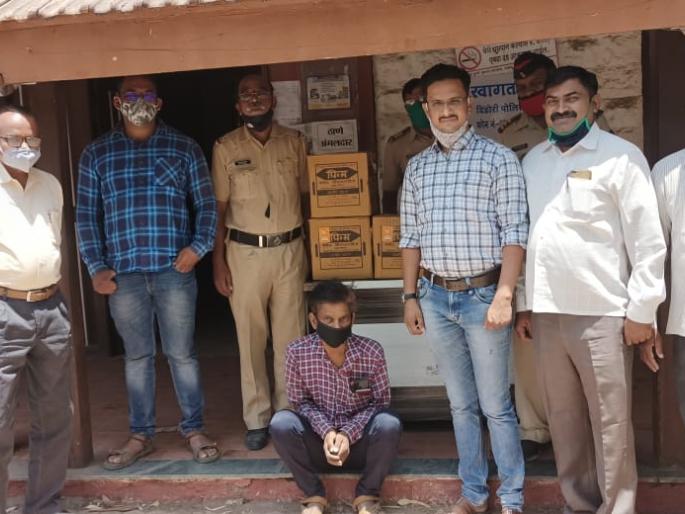 Police crackdown on illegal sale of liquor in Dindori | दिंडोरीत पोलिसांची अवैध दारू विक्रीविरुद्ध मोहीम Police crackdown on illegal sale of liquor in Dindori | दिंडोरीत पोलिसांची अवैध दारू विक्रीविरुद्ध मोहीम
