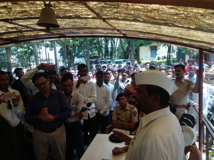 The crime against two women in the case of assault ambulance driver | रुग्णवाहिका चालकास मारहाण प्रकरणी दोन महिलांविरोधात गुन्हा