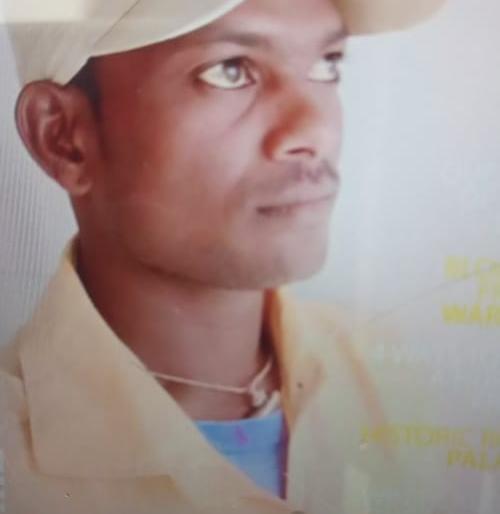 A farm laborer walking in Pimpalgaon was crushed by a truck | पिंपळगावी पायी जाणाऱ्या शेतमजुराला ट्रकने चिरडले A farm laborer walking in Pimpalgaon was crushed by a truck | पिंपळगावी पायी जाणाऱ्या शेतमजुराला ट्रकने चिरडले