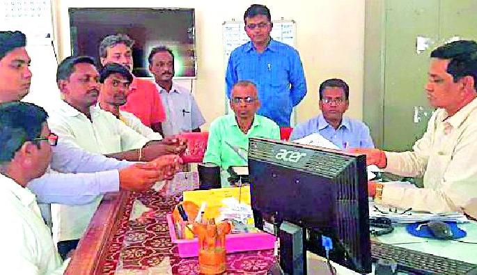 Take action against the Constitution opponents | संविधान विरोधकांवर कारवाई करा Take action against the Constitution opponents | संविधान विरोधकांवर कारवाई करा