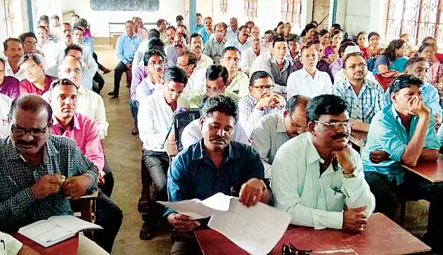 Adjustment of 14 teachers | १४ शिक्षकांचे झाले समायोजन Adjustment of 14 teachers | १४ शिक्षकांचे झाले समायोजन