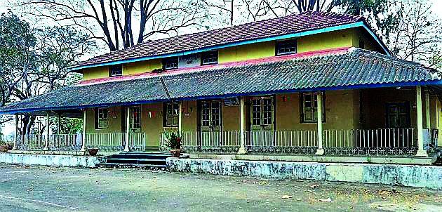 The last element to count British rest houses | ब्रिटिशकालीन विश्रामगृह मोजताहे शेवटच्या घटका