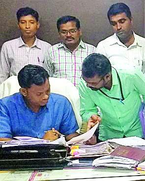 Pay teachers' salary through SGSP | शिक्षकांचे वेतन एसजीएसपीद्वारे द्या Pay teachers' salary through SGSP | शिक्षकांचे वेतन एसजीएसपीद्वारे द्या