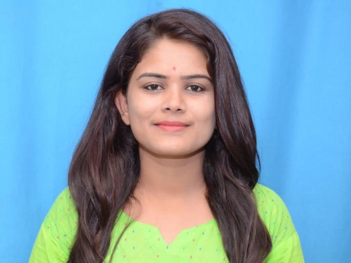 Young woman's suicide by refusing to marry; Events in Solapur | लग्नास नकार दिल्याने तरुणीची आत्महत्या; सोलापुरातील घटना Young woman's suicide by refusing to marry; Events in Solapur | लग्नास नकार दिल्याने तरुणीची आत्महत्या; सोलापुरातील घटना