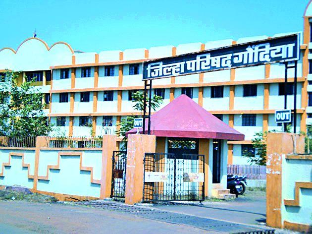 Suspension of 40 employees in six divisions | सहा विभागातील ४० कर्मचारी निलंबित Suspension of 40 employees in six divisions | सहा विभागातील ४० कर्मचारी निलंबित