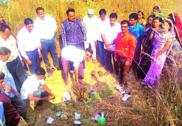 Work on Employment Guarantee Scheme | रोजगार हमी योजनेची कामे सुरू Work on Employment Guarantee Scheme | रोजगार हमी योजनेची कामे सुरू