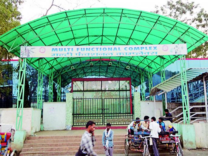 The merchant complex of the train could not find the tenant | रेल्वेच्या व्यापारी संकुलाला भाडेकरु मिळेना The merchant complex of the train could not find the tenant | रेल्वेच्या व्यापारी संकुलाला भाडेकरु मिळेना