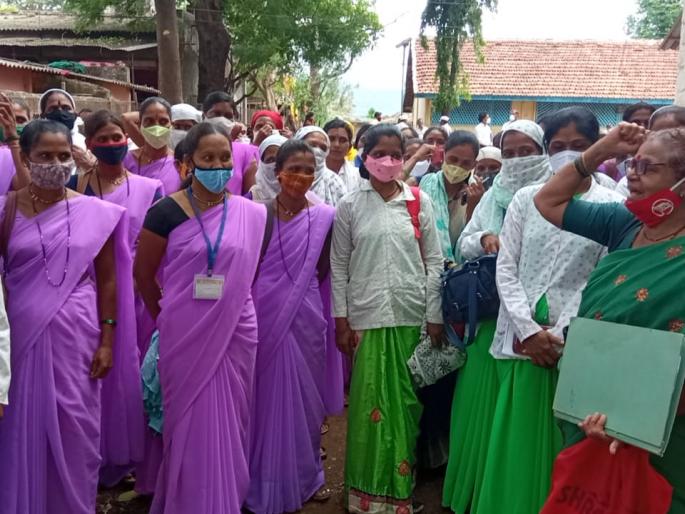 Morcha of Asha Swayamsevaks to Harsul | हरसूलला आशा स्वयंसेविकांचा मोर्चा Morcha of Asha Swayamsevaks to Harsul | हरसूलला आशा स्वयंसेविकांचा मोर्चा