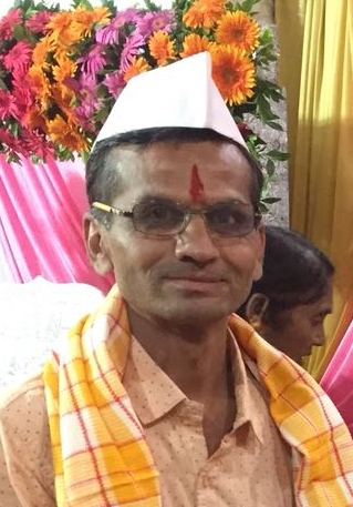 On the Sangli head, with iron rod inserted, the youth's murder, elderly injured | सांगलीत डोक्यात लोखंडी रॉड घालून तरुणाचा खून, वृद्धा जखमी 