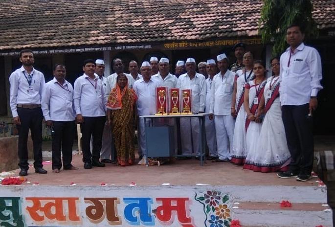 First aid literature by the Gram Panchayat | ग्रामपंचायतीतर्फे प्रथमोपचार साहित्य First aid literature by the Gram Panchayat | ग्रामपंचायतीतर्फे प्रथमोपचार साहित्य