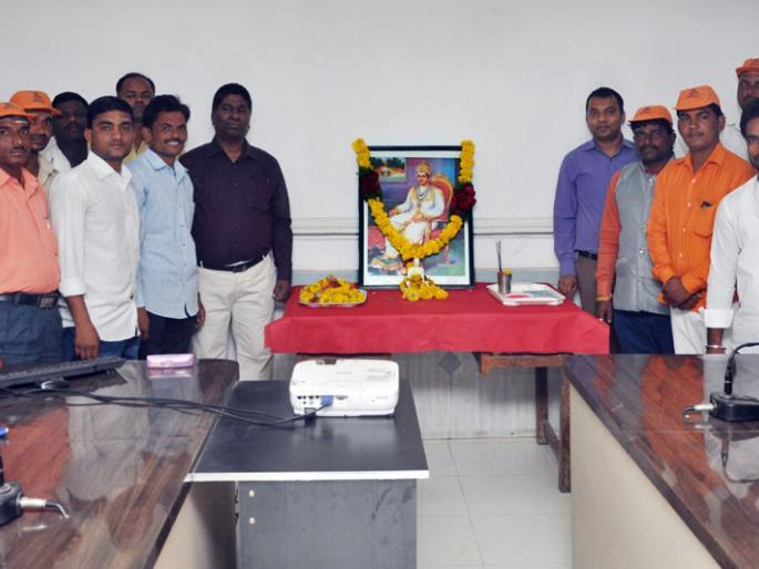 Parashuram jayanti celebreted | जय परशुरामच्या जयघोषाने शहर दुमदुमले Parashuram jayanti celebreted | जय परशुरामच्या जयघोषाने शहर दुमदुमले