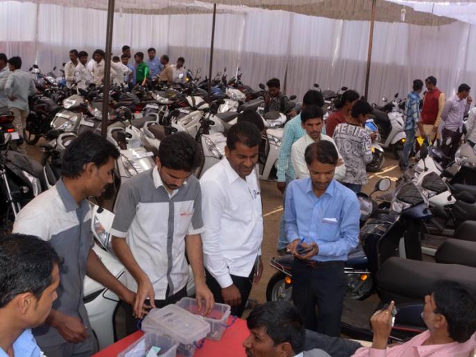 The excitement of shopping in Jalna market | जालना बाजारात खरेदीचा उत्साह