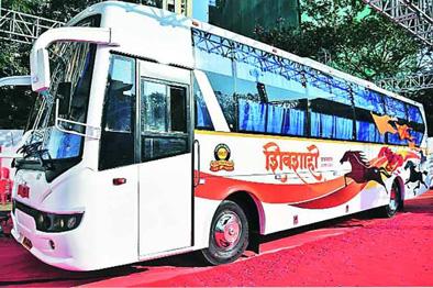 Four lakhs of Shivshahi's income of 4 lakhs | चार ‘शिवशाही’तूून २३ लाखांचे उत्पन्न