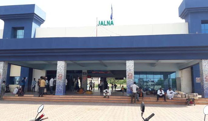 ATM at 30 railway stations including Jalna | जालन्यासह ३० रेल्वे स्थानकावर एटीएम ATM at 30 railway stations including Jalna | जालन्यासह ३० रेल्वे स्थानकावर एटीएम