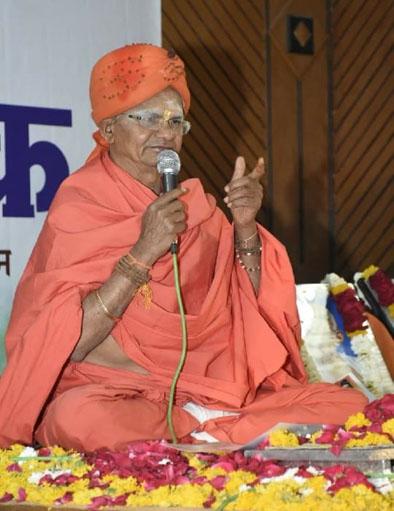 Shantigiri Maharaj's 'purification of politics' in Jalna city | शांतीगिरी महाराजांकडून जालना शहरात ‘राजकारणाचे शुद्धीकरण’