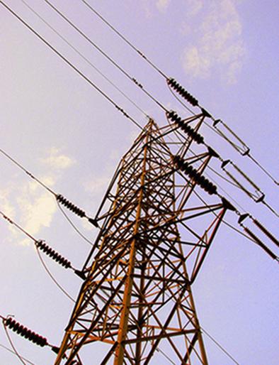 Demolition of four electrical pillars | चार विद्युत खांबांची तोडफोड