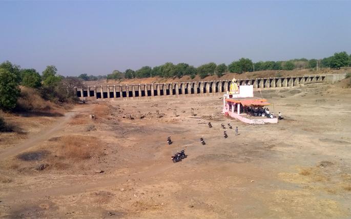 Groundwater shortage in twenty villages | वीस गावांमध्ये भीषण पाणीटंचाई Groundwater shortage in twenty villages | वीस गावांमध्ये भीषण पाणीटंचाई