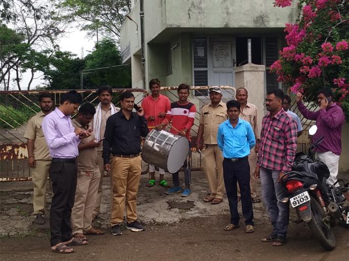 The band is playing for the recovery | वसुलीसाठी वाजविला जातोय बँड The band is playing for the recovery | वसुलीसाठी वाजविला जातोय बँड