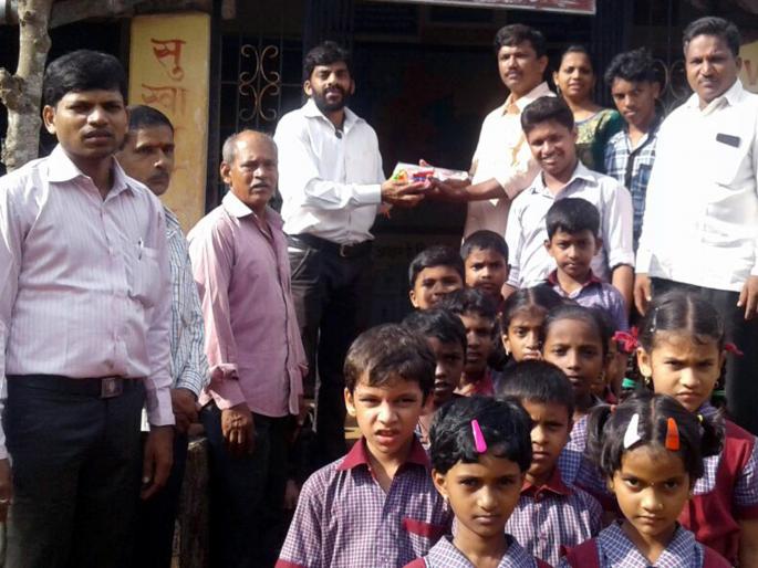 Vengurleet Celebrates the World Handmade Day of the Vetal Pratishthan | वेंगुर्लेत वेताळ प्रतिष्ठानचा जागतिक हातधुवा दिन साजरा Vengurleet Celebrates the World Handmade Day of the Vetal Pratishthan | वेंगुर्लेत वेताळ प्रतिष्ठानचा जागतिक हातधुवा दिन साजरा