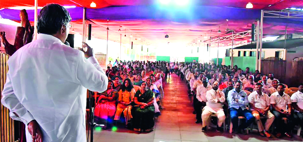 Open my chest and see, 'bow arrow' | माझी छाती उघडून बघा, ‘धनुष्यबाण’च दिसेल Open my chest and see, 'bow arrow' | माझी छाती उघडून बघा, ‘धनुष्यबाण’च दिसेल