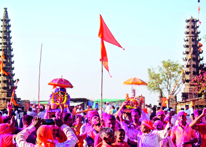 Jotibaachi visit today; Enter the devotee | जोतिबाची आज यात्रा; भाविक दाखल Jotibaachi visit today; Enter the devotee | जोतिबाची आज यात्रा; भाविक दाखल