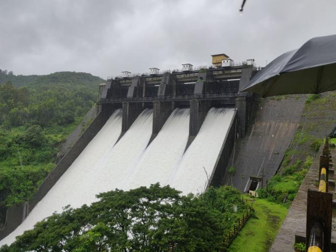 34.02 in TMC water and 104.61 TMC water storage in Koyna Dam | वारणा धरणात 34.02 तर कोयना धरणामध्ये 104.61 टी.एम.सी पाणीसाठा 34.02 in TMC water and 104.61 TMC water storage in Koyna Dam | वारणा धरणात 34.02 तर कोयना धरणामध्ये 104.61 टी.एम.सी पाणीसाठा