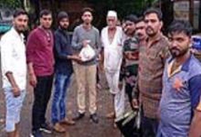 Helping the flood victims of Chiplun and Mahad | चिपळूण व महाडच्या पूरग्रस्तांना मदत Helping the flood victims of Chiplun and Mahad | चिपळूण व महाडच्या पूरग्रस्तांना मदत