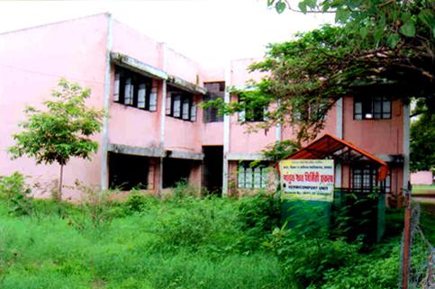 The commencement of the Golden Jubilee Year of Manmad College | मनमाड महाविद्यालयाच्या सुवर्णमहोत्सवी वर्षाचा शुभारंंभ