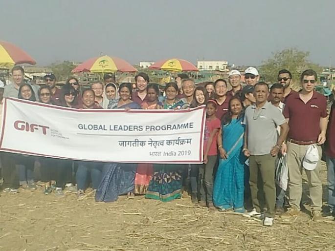  Fodder camp was completed at Mhaswad, World Council; Officials from twelve countries participated | म्हसवडच्या माळरानावर चारा छावणी भरली ,जागतिक परिषद ; बारा देशांतील अधिकारी सहभागी