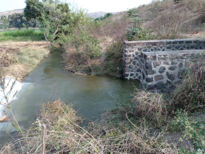 Finally water released from Lohshingwe dam | अखेर लोहशिंगवे धरणातून सोडले पाणी