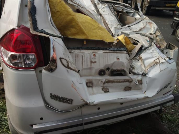 One was seriously injured in a car accident near Mundegaon | मुंढेगावजवळ कार अपघातात एक गंभीर जखमी One was seriously injured in a car accident near Mundegaon | मुंढेगावजवळ कार अपघातात एक गंभीर जखमी